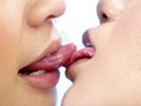 ぽちゃ×レズ　サンプル画像02